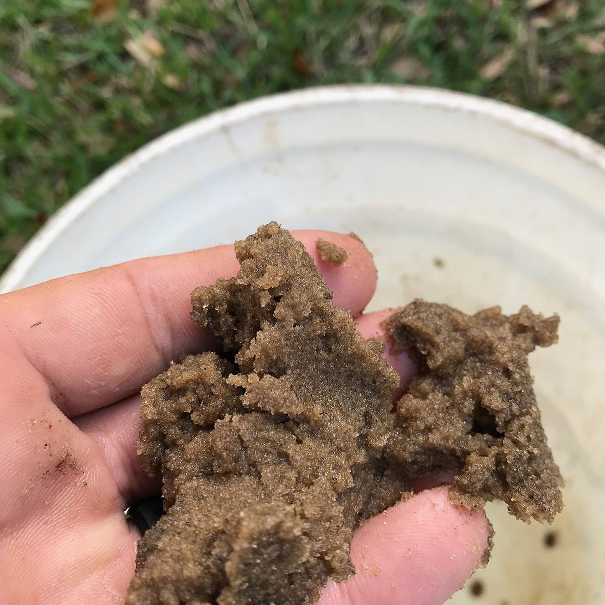 Well-casing-clogging